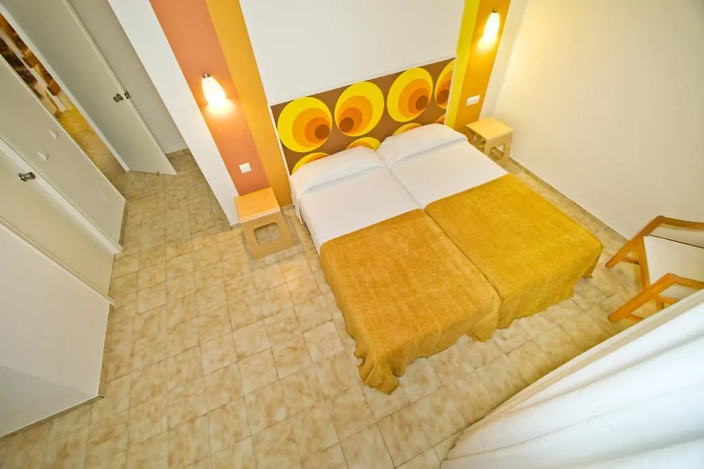 Can Jurat 2*, San Antonio (Ibiza)